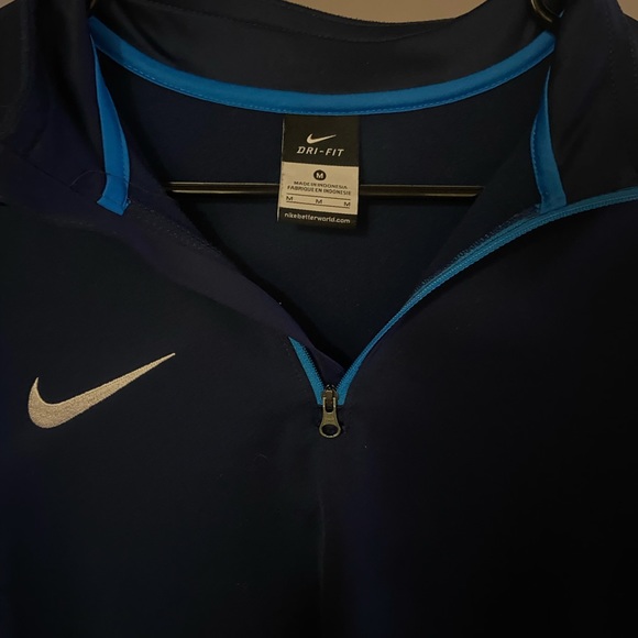 Nike Medium Quarter Zip, Dri-Fit Authentic Collection - Picture 2 of 2